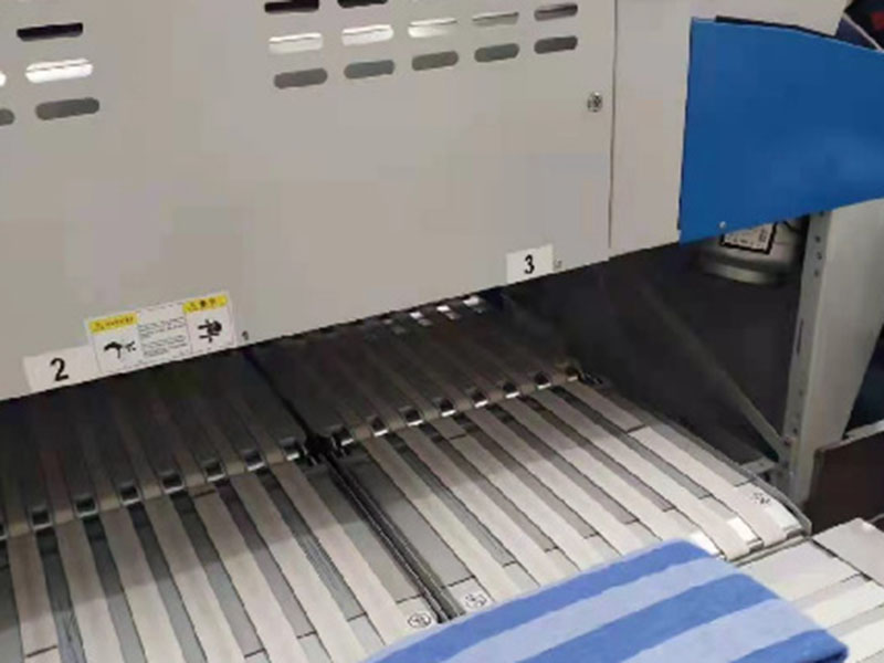 沐川巾类折叠机-01